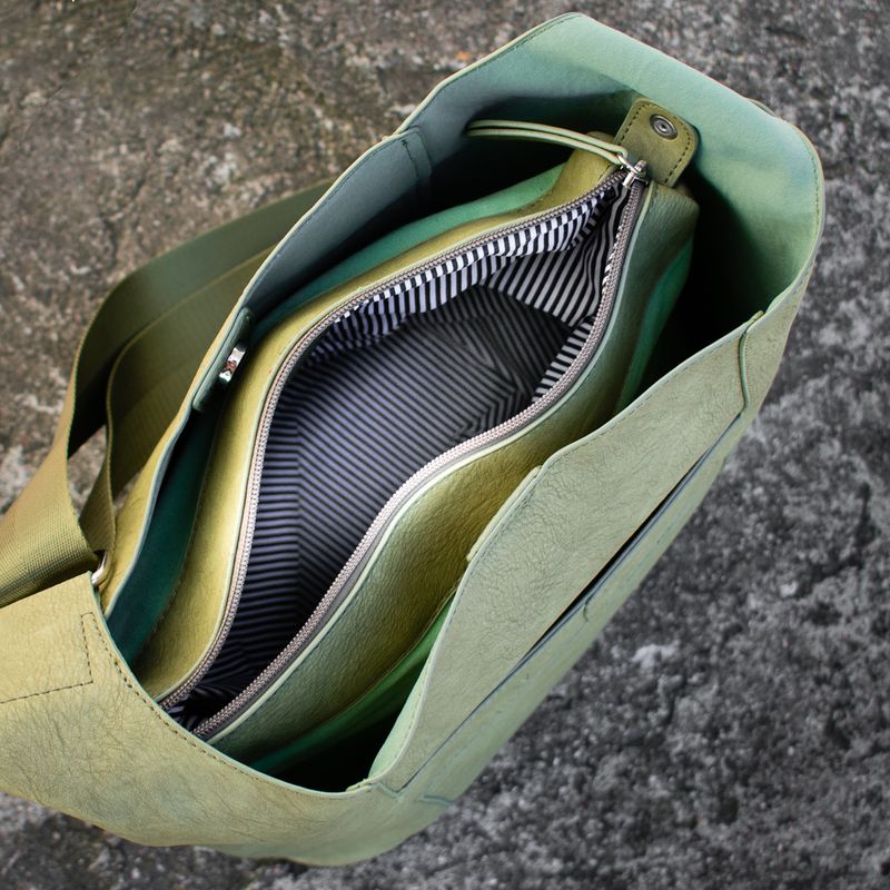 Anna stor crossbag - svart