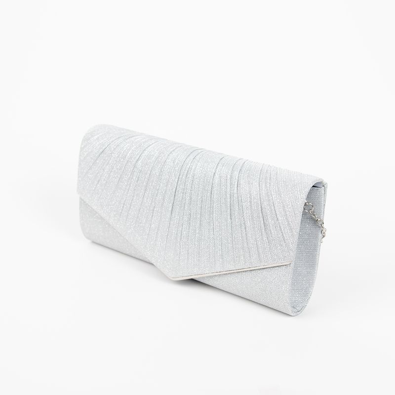 Clutchväska med plissé och metallkant - silver