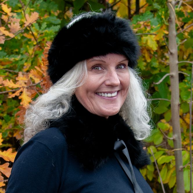 Huvudbild Pannband i fuskpäls svart