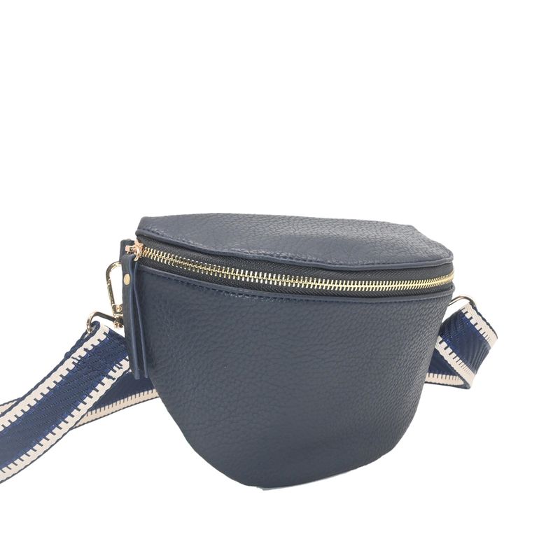 PEPPER bumbag  med mönstrad rem - marinblå