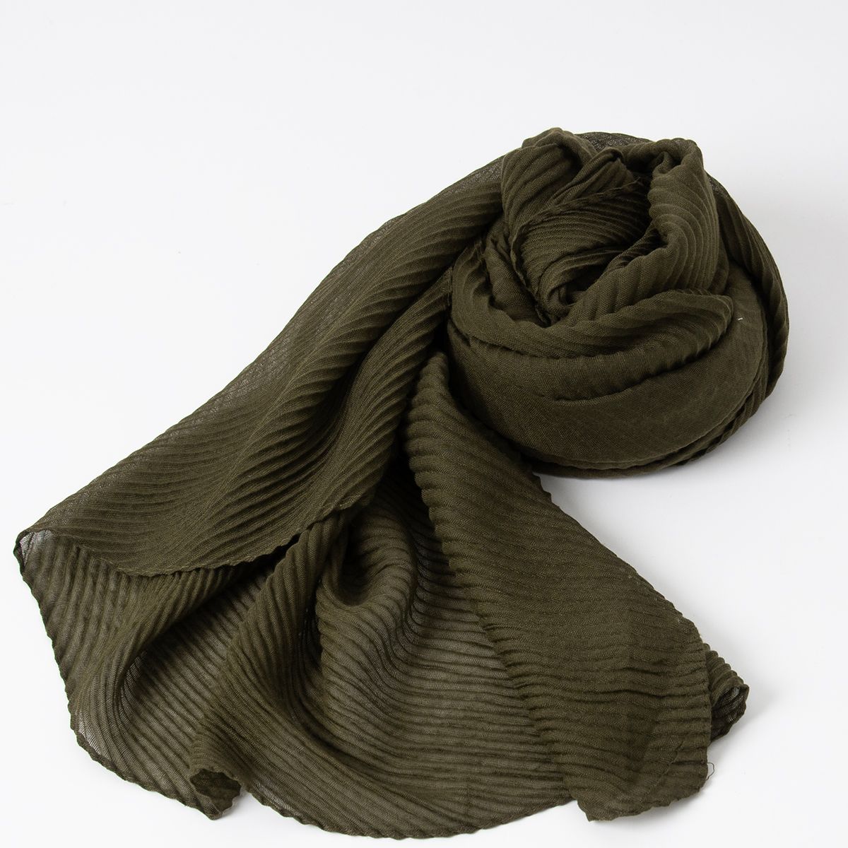 Plisserad scarf i viskostmix - olivgrönt