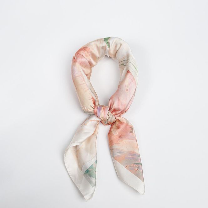 Huvudbild Blommig scarf 70x70 cm – elegant ...